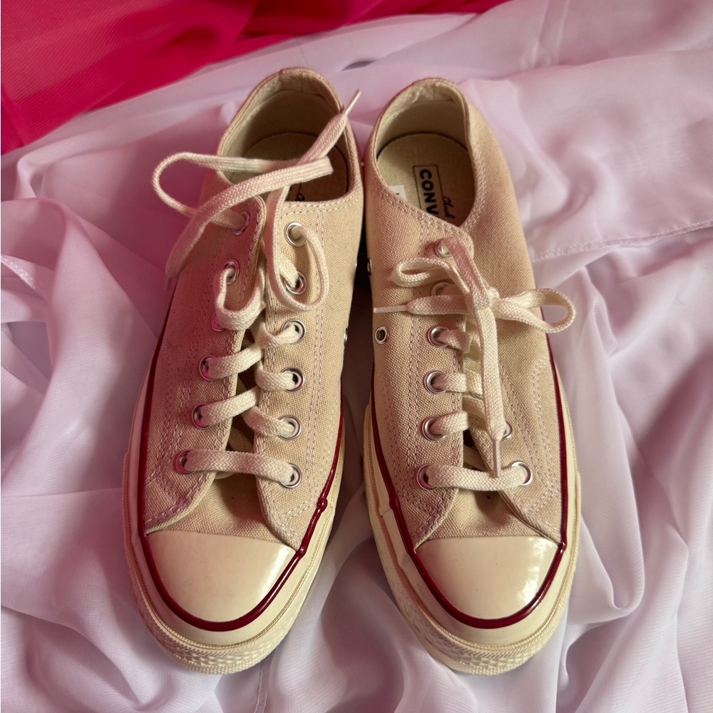 Chuck 70s